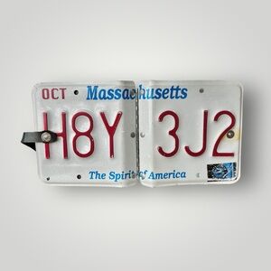 Massachusetts MA License Plate CD DVD Case Pre Owned As Is Collectible Souvenir